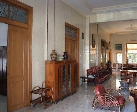 Hotel Paviljoen Сурабая Екстериор снимка