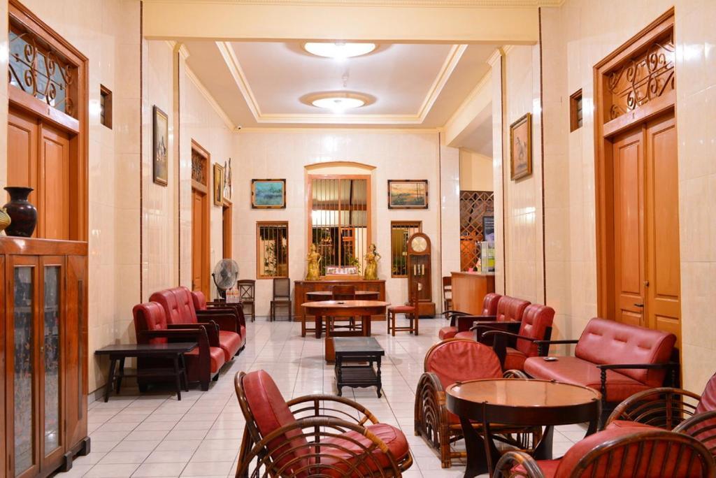 Hotel Paviljoen Сурабая Екстериор снимка